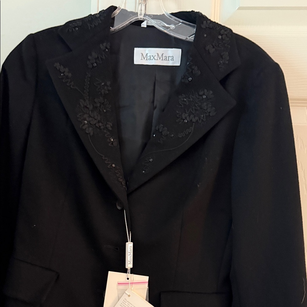 MaxMara Elegant Black Blazer with Floral Details